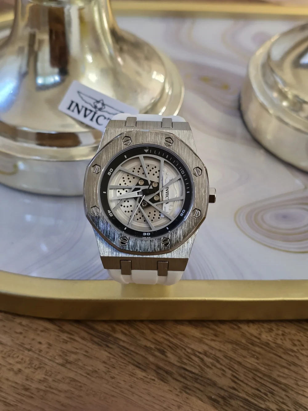 Invicta White and Silver Men’s Sport Watch with Skeleton Dial.Invicta 15000 Silv